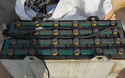 フォークリフト用バッテリーの写真３